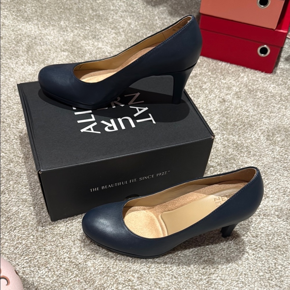Naturalizer work heels in Navy